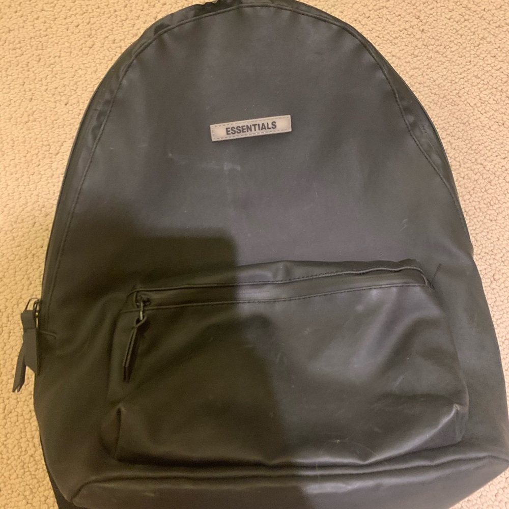 Essential backpack FOG